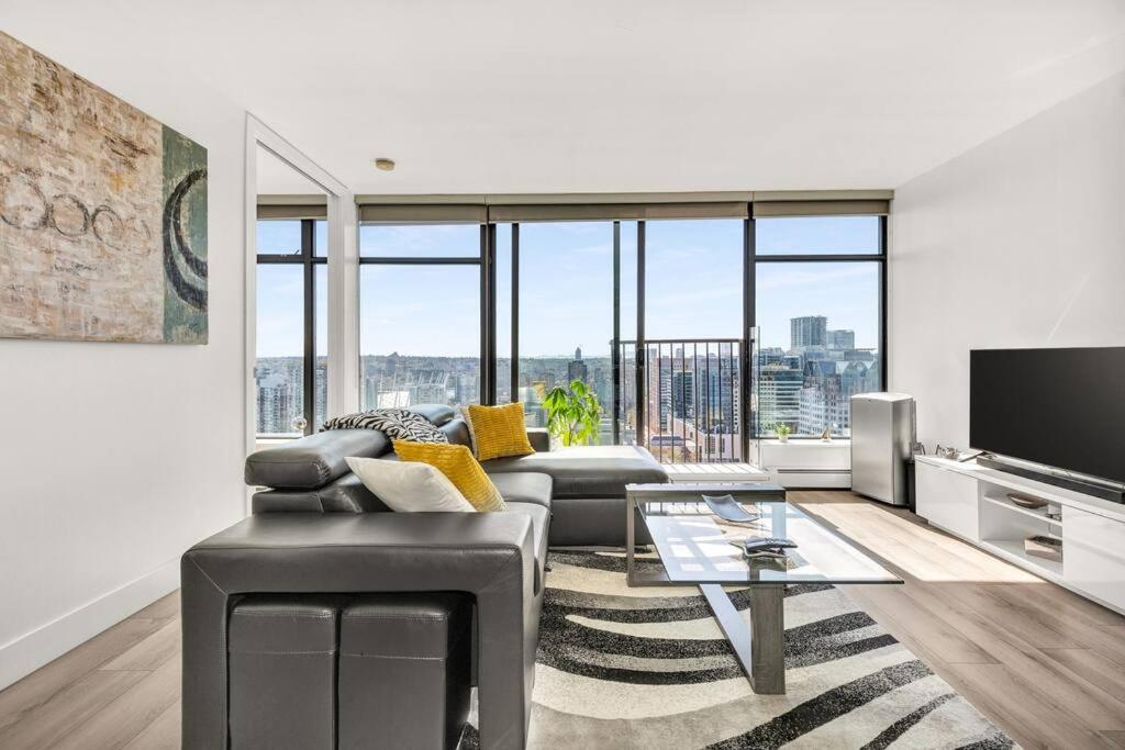 Central Luxury Apartment With Best City Views! Ванкувър Екстериор снимка