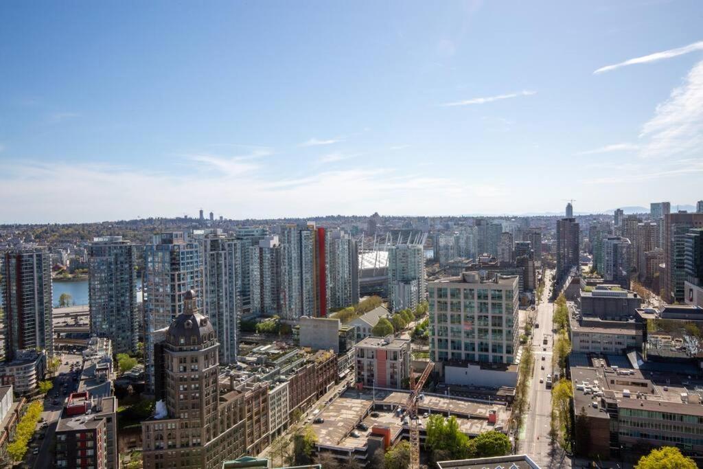 Central Luxury Apartment With Best City Views! Ванкувър Екстериор снимка