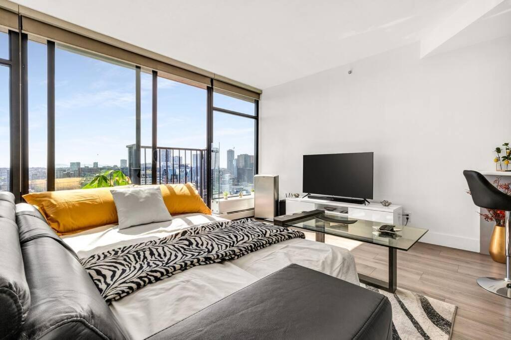 Central Luxury Apartment With Best City Views! Ванкувър Екстериор снимка